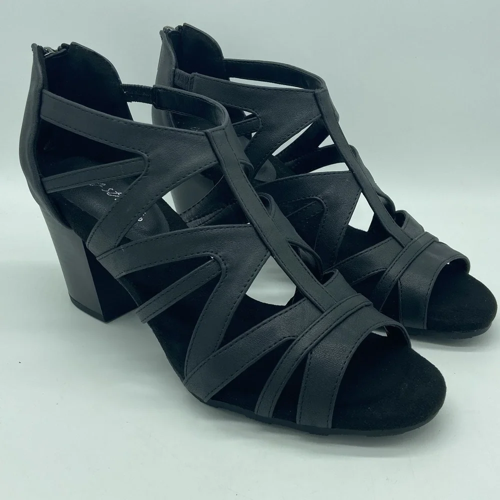 Easy Street Amaze Black Sandals Women's 9M Strappy Minimalist Edgy Block Heels